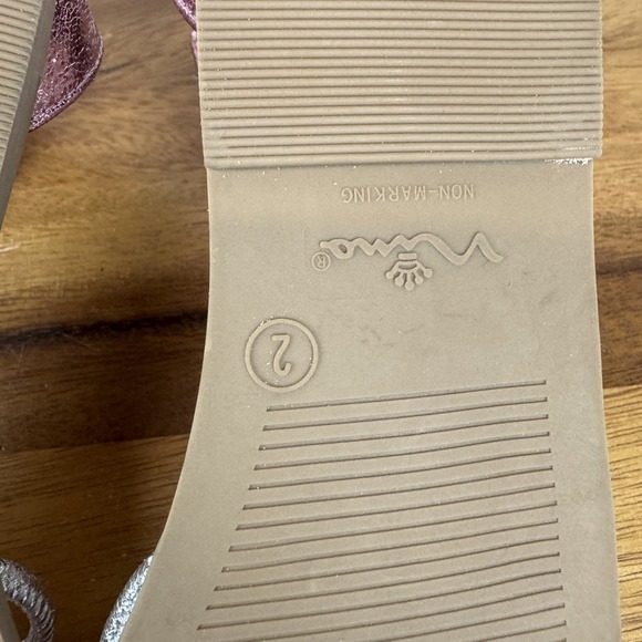 New NWOB Big Kids Girls Nina Brianna Pink Metallic Strappy Sandals Size 2 Y - Picture 7 of 7